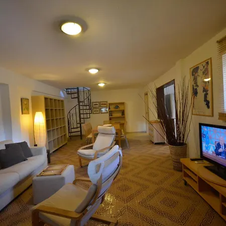 Casa Garofani * カリーニ